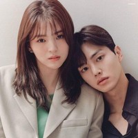 Song Kang dan Han So Hee juga dinilai mirip karena punya fitur wajah yang sama. Pasangan drama Korea Nevertheless itu terlihat serasi dan didoakan fans berjodoh. Foto: Instagram