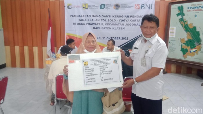 Sri Badawiyah menerima UGR tol Jogja-Solo dari tanahnya seluas 3 meter.