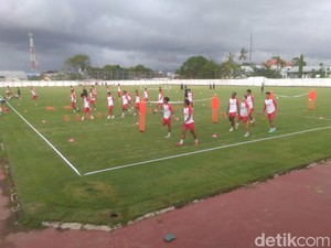 Rivky Mokodompit Susul Rasyid-Agung Latihan Terpisah PSM karena Cedera