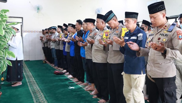 salat gaib untuk korban tragedi Kanjuruhan