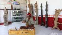 Setiap patung biasanya dibuat berpasangan laki-laki dan perempuan. Ini menunjukkan peran suami dan istri dalam keluarga.