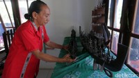 Olivia bercerita ia dan suami sudah beberapa kali mengikuti kegiatan pameran. Dari situ, banyak pembeli mancanegara yang menyukai lalu memesan patung dari Desa Tumbur.