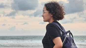 Nicoline Patricia seorang fotografer yang sudah belasan tahun menyebutkan bahwa penggunaan zoom pada kamera dapat dimanfaatkan jika ingin mengambil gambar potrait. Foto: Aisyah Kamaliah/detikcom