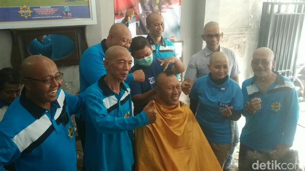 Teman SMP Irjen Teddy Minahasa Cukur Gundul ikut bahagia kini Teddy jadi Kapolda Jatim