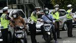 Warga Ramai-ramai Uji Emisi Kendaraan di Blok M