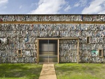 Deretan Sampah dan Barang Unik yang Pernah Dibuat Material Rumah