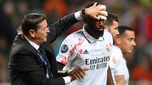 Tradisi Bek Real Madrid Berdarah-darah
