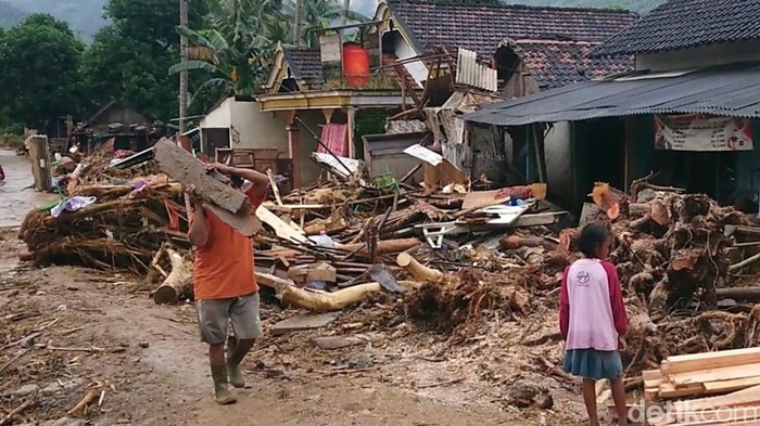 Banjir bandang di Watulimo, Trenggalek