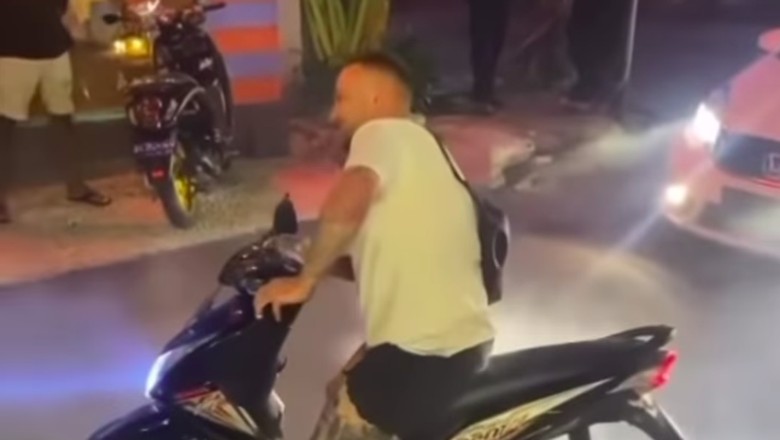 Bule bali viral Bule bali viral