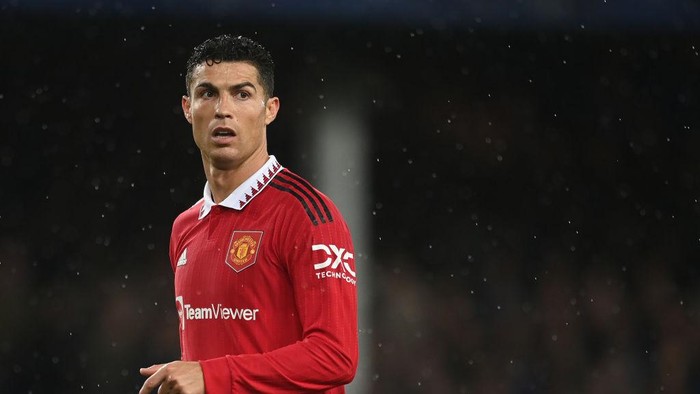 LIVERPOOL, ENGLAND - OCTOBER 09: Cristiano Ronaldo of Manchester United in action during the Premier League match between Everton FC and Manchester United at Goodison Park on October 09, 2022 in Liverpool, England. (Photo by Michael Regan/Getty Images)