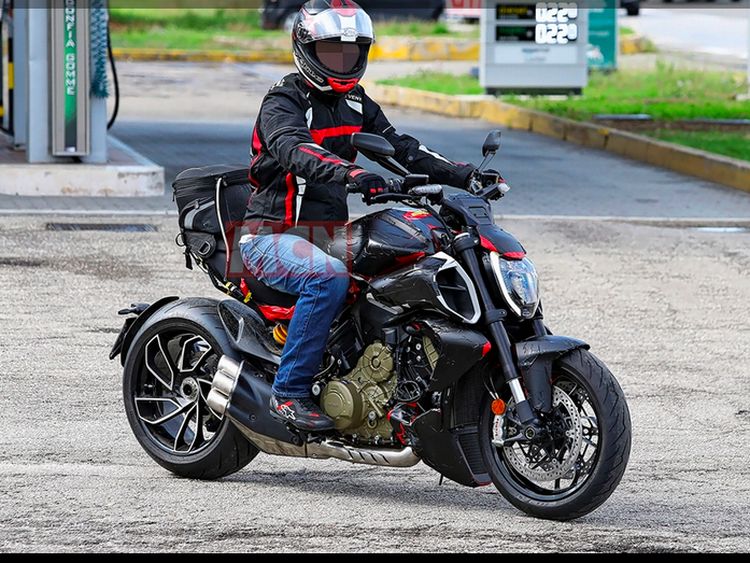 Ducati Diavel Bakal Punya Mesin V4 Terbaru