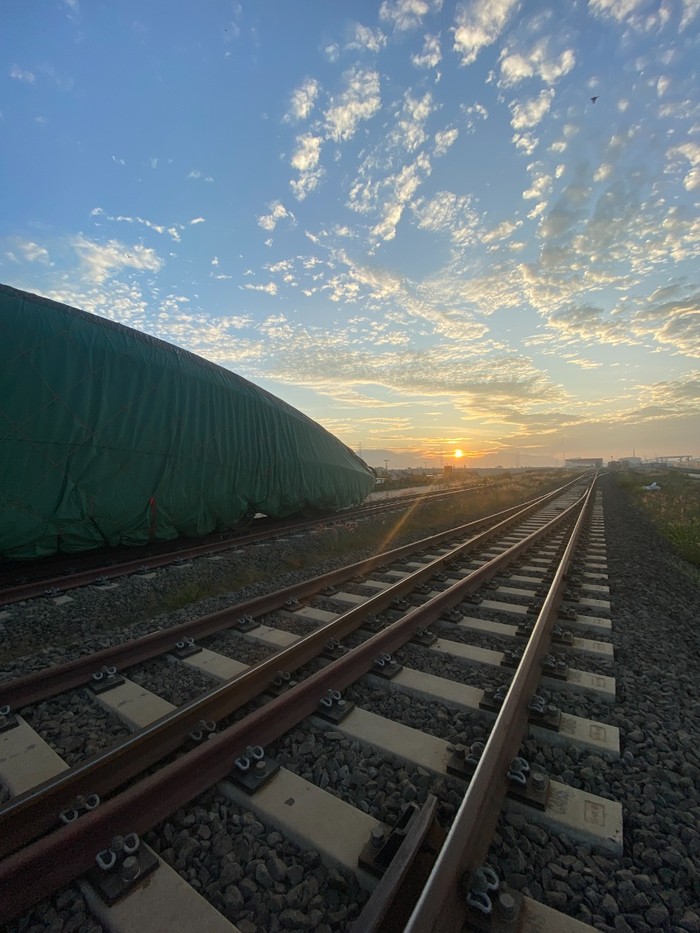 EMU Kereta Cepat Jakarta-Bandung di Depo Tegalluar