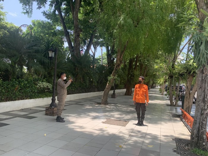 hari tanpa bayangan di surabaya