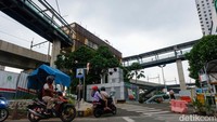 Proyek ini dibangun dengan pendanaan dari swasta yaitu PT Intiland Development Tbk. (DILD).