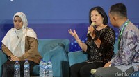Seminar ini juga bertujuan untuk menyediakan platform diskusi tentang tema penting bagaimana literasi digital dan komunikasi bahasa Inggris perlu disampaikan dan dikembangkan di sekolah, kampus, perusahaan & industri, serta badan pemerintah untuk meningkatkan keunggulan kompetitif global Indonesia.