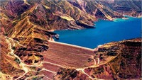 Bendungan Nurek Dam yang dibangun di Sungai Vakhsh di Tajikistan memiliki ketinggian 300 M. Pembangunan bendungan ini dimulai pada tahun 1961 sampai 1980.