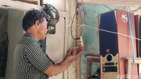 Jamil pun mempraktikkan kemampuannya itu. Pertama ia menyalakan lampu di depan rumahnya sebagai bukti bahwa ada aliran listrik. Kabel tersebut langsung terhubung dengan jaringan listrik tegangan tinggi. Jamil kemudian memutuskan kabel hingga membuat lampu mati.