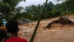 Jembatan di Lebak Putus Diterjang Banjir Bandang