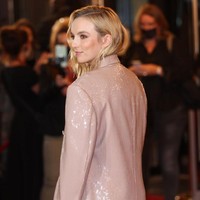 Jodie Comer pernah masuk dalam daftar 30 Under 30 Forbes pada 2019, sebagai 30 orang di bawah usia 30 tahun yang paling berpengaruh di industri hiburan Eropa. Foto: Getty Images