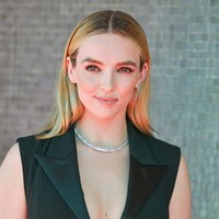 Jodie Comer mengalahkan Bella Hadid yang sebelumnya ditetapkan sebagai wanita paling cantik di dunia. Model top tersebut ‘hanya’ mendapat skor 94,35 persen. Foto: Getty Images