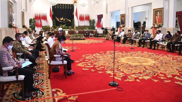 Jokowi saat memberikan pengarahan dalam Sidang Kabinet Paripurna yang digelar di Istana Negara. (Dok: Biro Pers Sekretariat Presiden)