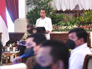 Jokowi Bilang Badai Sudah Datang, Minta Menteri Siapkan Rencana Terburuk