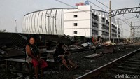 Wakil Gubernur DKI Jakarta Ahmad Riza Patria menyatakan penertiban Kampung Bambu, Tanjung Priok, Jakarta Utara agar lingkungan sekitar Jakarta International Stadium (JIS) lebih terlihat indah dan menarik.