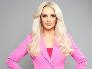 Viral Pengacara Pakai Baju Serba Pink di Pengadilan Mirip Film Legally Blonde