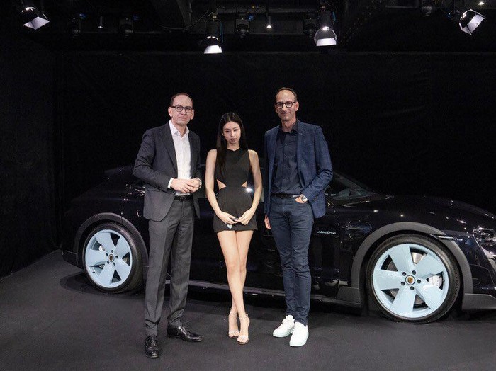 Kolaborasi Porsche dan Jennie BLACKPINK Kolaborasi Porsche dan Jennie BLACKPINK