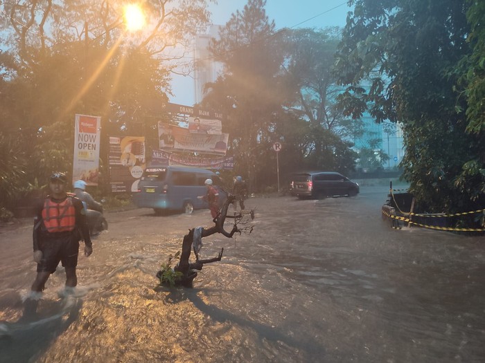 Lokasi mahasiswi IPB terseret banjir dan jatuh ke gorong-gorong di Bogor.