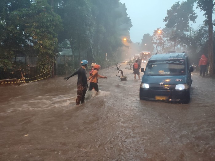 Lokasi mahasiswi IPB terseret banjir dan jatuh ke gorong-gorong di Bogor.