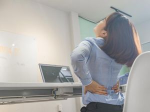 Karyawan Semi Jompo Terbanyak Keluhkan Gangguan Muskoskeletal