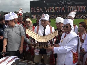 Sandiaga Uno Resmikan Desa Wisata Tondok Bakaru di Mamasa