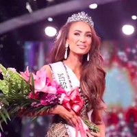 Inilah potret RBonney Gabriel sesaat setelah dinobatkan sebagai Miss USA 2022 pada 3 Oktober kemarin. Tangis bahagia tampak di wajah wanita yang mewakili Texas itu. Foto: dok. Instagram/Miss USA