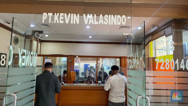 Money Changer PT. Kevin Valasindo. (CNBC Indonesia/Anisa Sopiah)