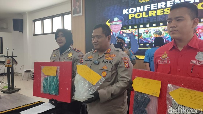 Pelaku penyiraman air keras ke mantan istrinya di Bogor sempat kabur ke Palembang.