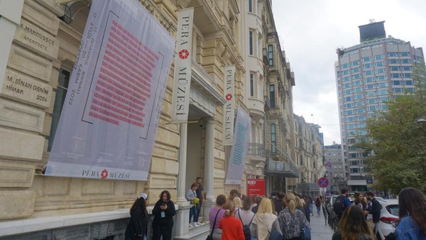Inilah Pera Museum atau Pera Musezi, salah satu museum paling ternama dan wajib dikunjungi traveler di kota Istanbul, Turki. Museum ini menempati bangunan Hotel Bristol yang sangat bersejarah. (Wahyu Setyo/detikTravel)