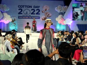Peragaan Busana Ramaikan Cotton Day Tahunan di Jakarta