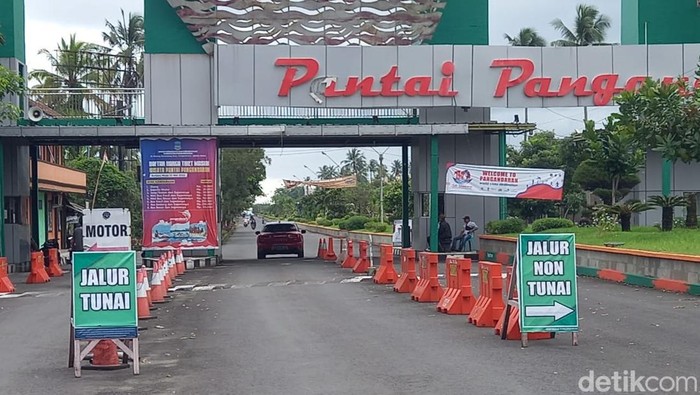 Pintu masuk ke objek wisata di Pangandaran