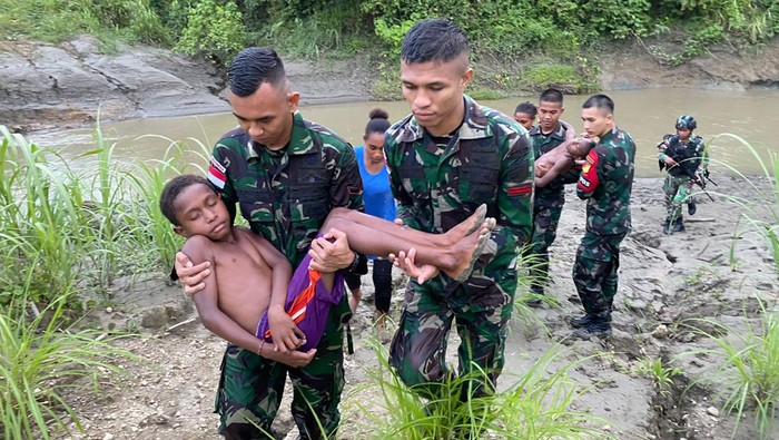 Prajurit TNI AD di Papua selamatkan 2 anak tenggelam di sungai