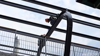 Setidaknya proses finishing atau penyelesaian masih dilakukan pada jembatan sky walk tersebut. Misalnya saja pemasangan atap jembatan, pemasangan pembatas besi di kiri kanan jembatan, penataan gedung hub, dan juga penataan pintu masuk ke Poins Square.