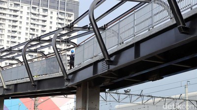 Progres Terkini Pembangunan Skywalk Lebak Bulus