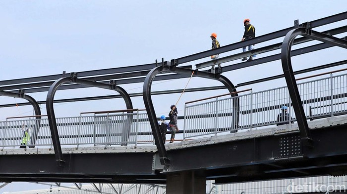 Progres Terkini Pembangunan Skywalk Lebak Bulus