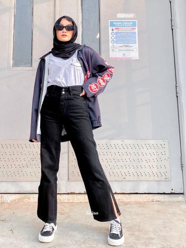 Rekomendasi padu padan slit pants untuk hijabers.