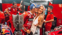 Ruby diketahui kerap mendukung Jack Miller langsung di sirkuit. Foto: Instagram @rubyadrianamiller