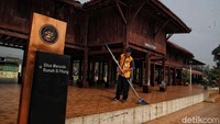 Rumah Si Pitung merupakan salah satu cagar budaya yang terletak di Marunda, Jakarta Utara. Rumah panggung bergaya Bugis ini diyakini pernah menjadi tempat singgah pendekar Betawi, Si Pitung. Foto: Pradita Utama/detikcom