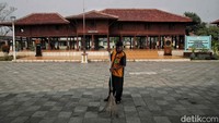 Kepala Unit Pengelola Museum Kebaharian Jakarta, Mis Ari menjelaskan pemeliharaan ini sebenarnya rutin dilakukan setiap 2 tahun. Hanya saja karena COVID-19, jadwal pemeliharaan sempat tertunda karena dana dialokasikan untuk penanganan virus tersebut. Foto: Pradita Utama/detikcom