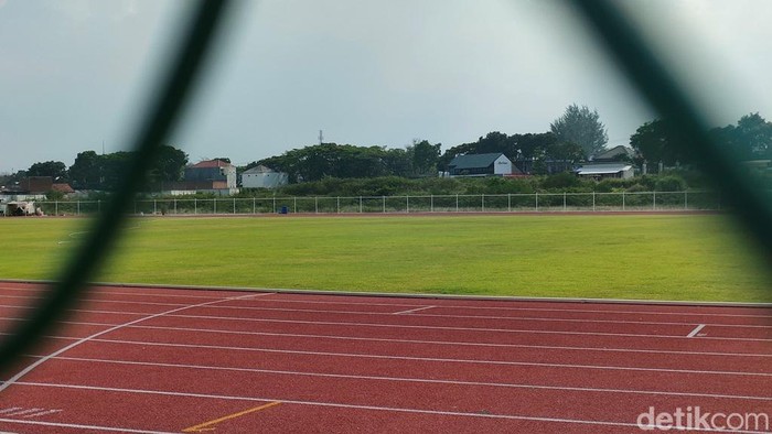 Stadion RAA Adiwijaya di Garut yang masih proses pembangunan.