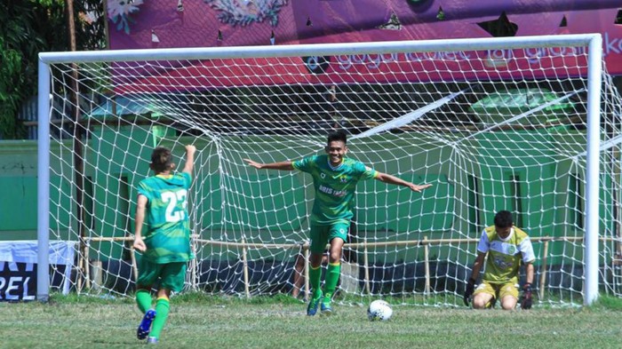 Striker Perkesit Cianjur Rizal Ismail.
