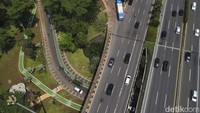 Taman yang telah diresmikan itu tampil lebih modern.